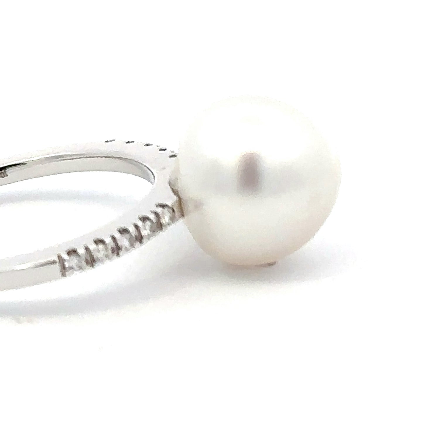 18ct white gold white southsea pearl ring with diamond shoulders size L Ring Gellner   