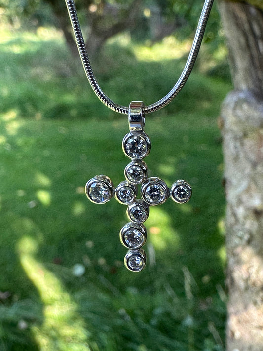 Beautiful 18ct white gold 0.65ct diamond cross bubble necklace Pendant Marcus Schmidt   